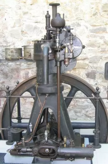 Historia del motor diésel, primeros motores e invención